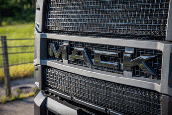 Mack Noir 2