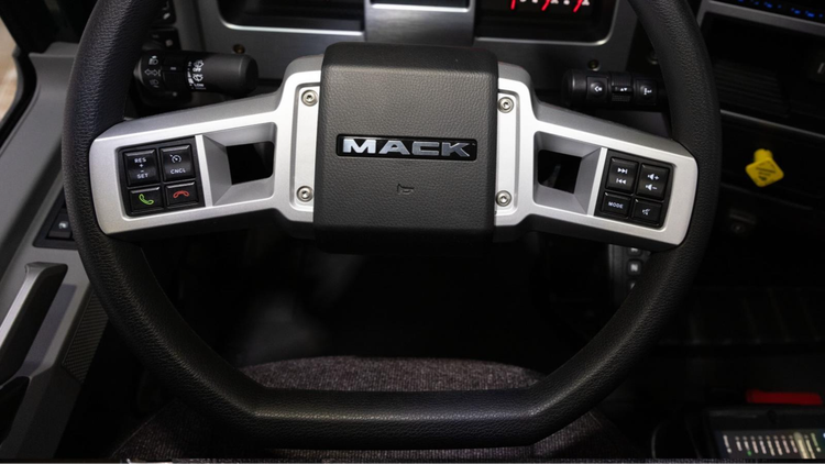 Flat bottom steering wheel offers a smooth stress-free ride